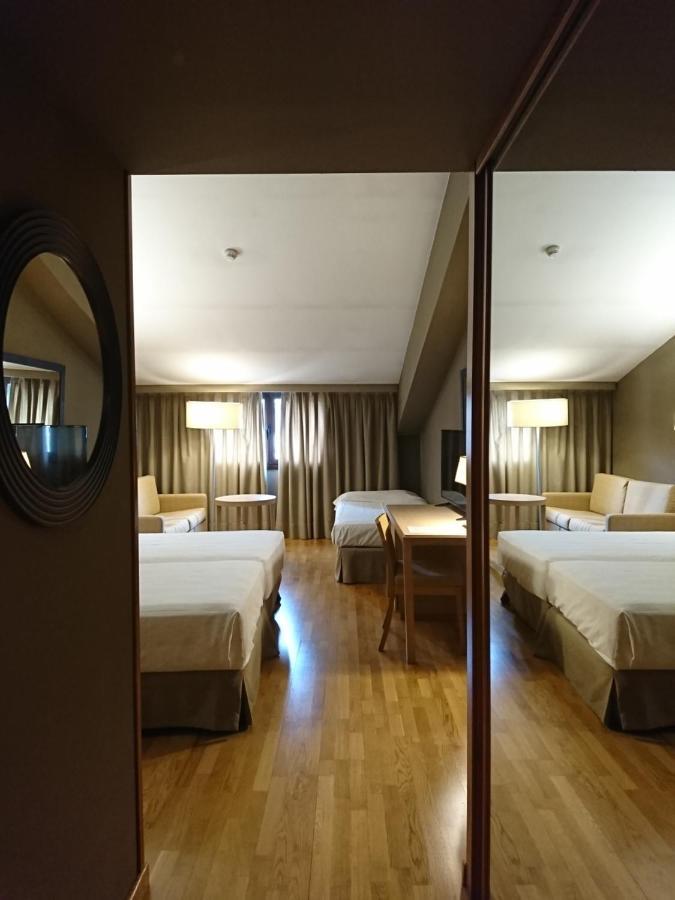 Parador De Сео-де-Уржель Экстерьер фото